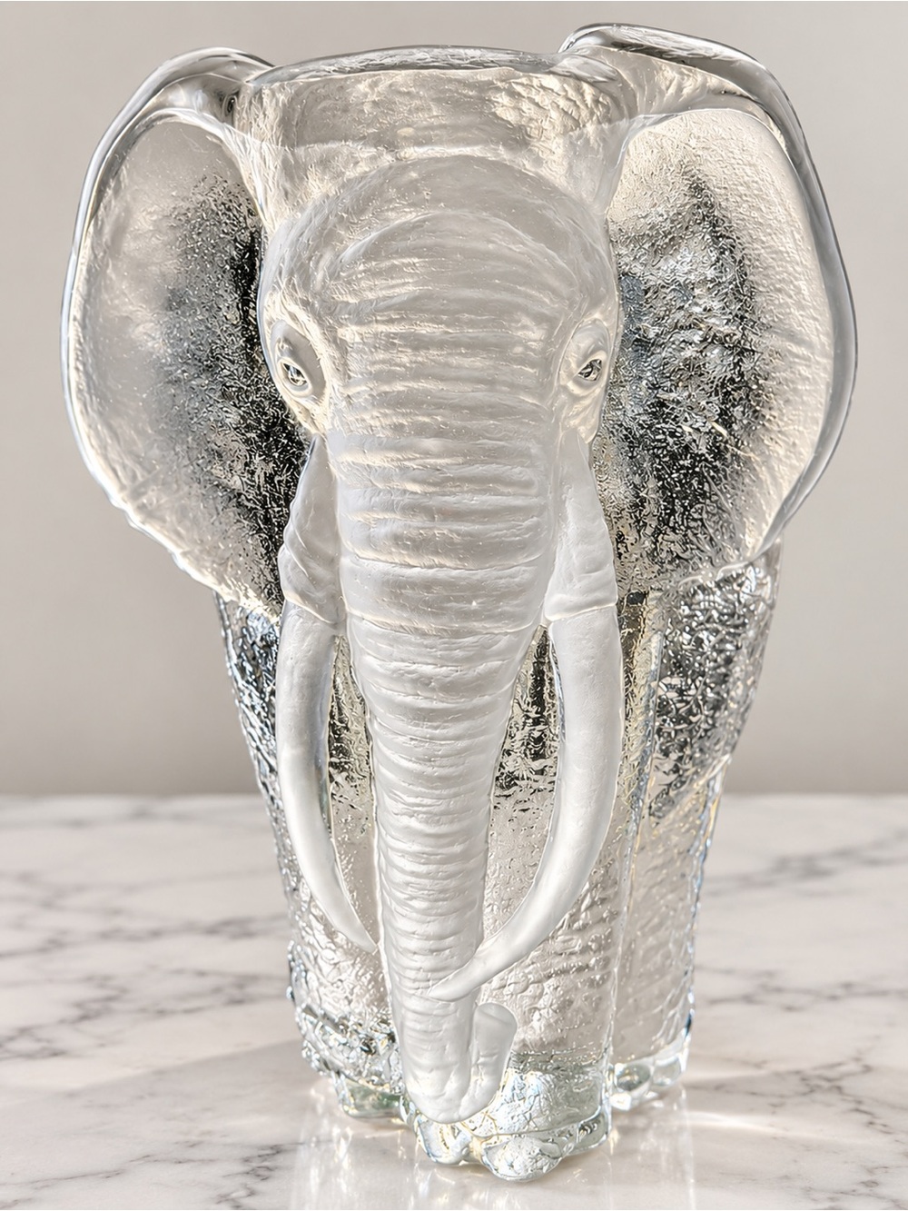 1970 Vintage Mats Jonasson Crystal Elephant 8.25" Sweden Royal Krona Art Glass